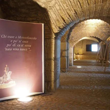 Palazzo Ruggiero 3* Montefusco
