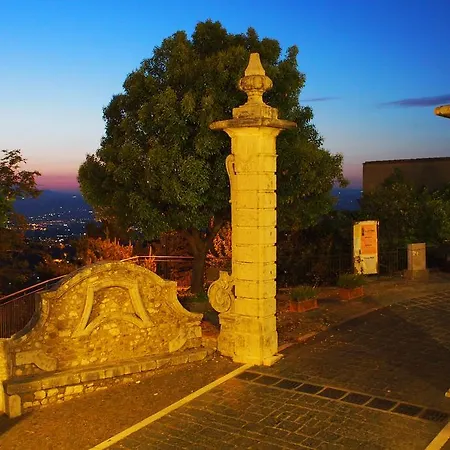 לינה וארוחת בוקר Palazzo Ruggiero 3*